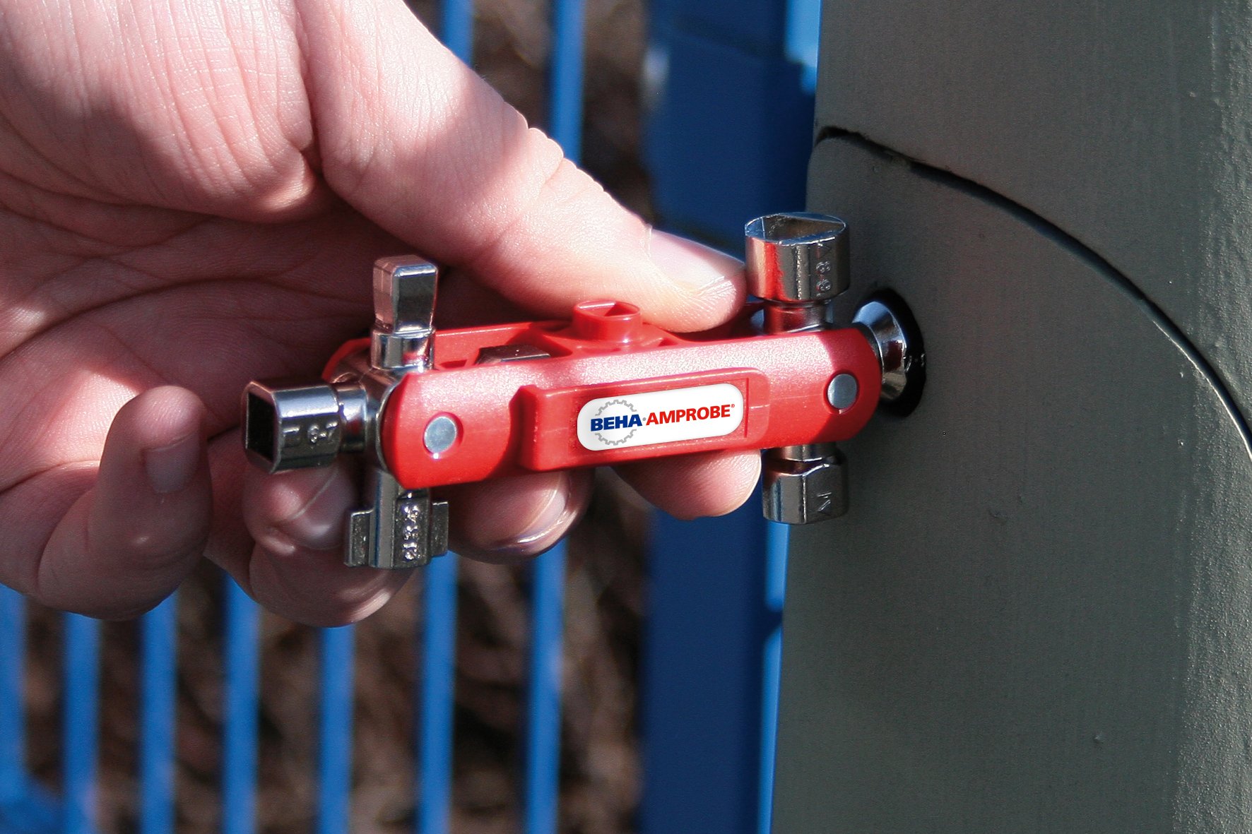 Universal Cabinet Key